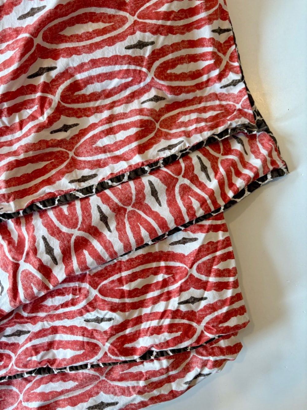 West Elm || Scallop Parrern Queen / Full Duvet Cover + Shams Set Euro Red Orange